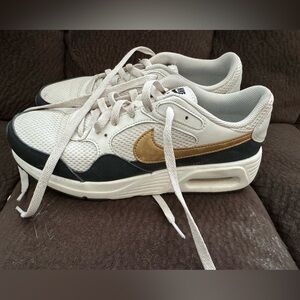 Women’s NIKE Air Max SC